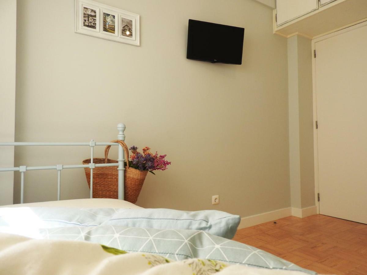 Lisbon Airport Hostel Exterior foto